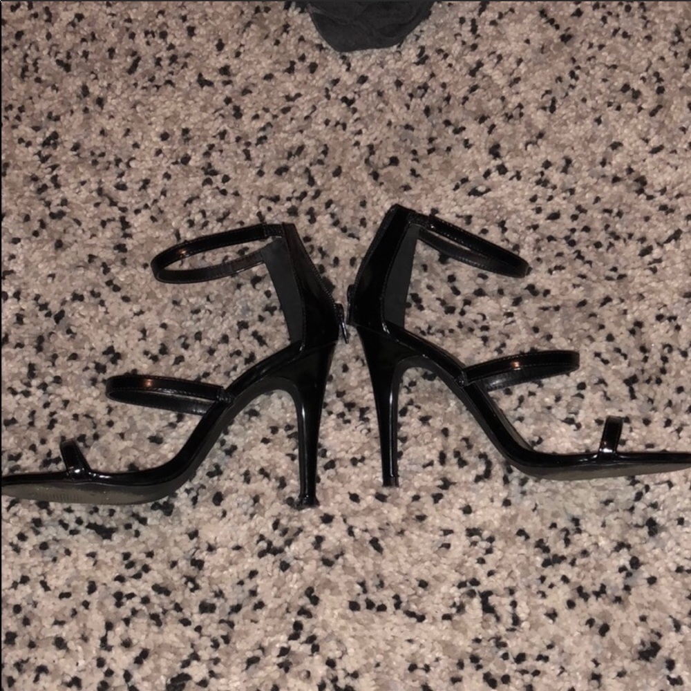 Heel - Picture 3 of 3